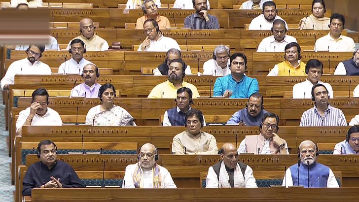 https://salarnews.in/public/uploads/images/newsimages/maannewsimage21082025_162001_Gaming Bill in Parliament.jpg